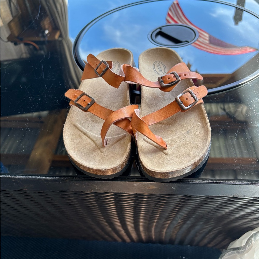 Women Tan Sandals